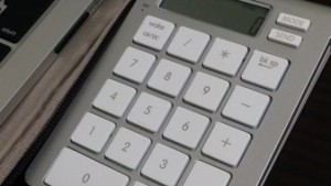 ガタつかない！滑らない！SMK-Link iCalc Bluetooth Calculator Keypad for Apple Wireless Keyboardのゴムあしを変える